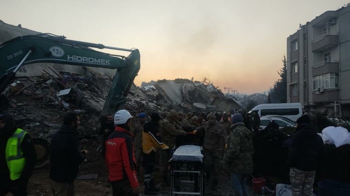 Hatay'dan sevindirici haber: 51 saat sonra 5 yaşındaki kız çocuğu sağ kurtarıldı