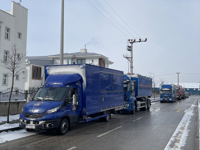 Hırvat kurtarma ekibi Adana'ya doğru yola çıktı