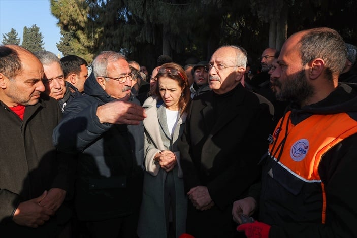 CHP Genel Başkanı Kemal Kılıçdaroğlu Osmaniyeli depremzedeleri ziyaret etti