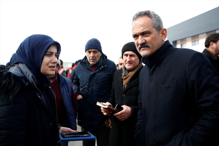 Okullar ve öğretmenevlerinde 251 bin depremzede konaklıyor