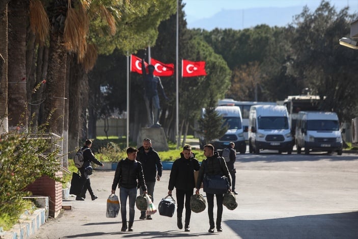 İzmir'den gönüllü 225 polis deprem bölgesine gidiyor