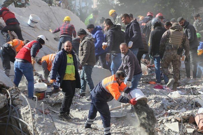 AFAD: Kimliği tespit edilemeyen cenazeler 24 saat beklemeden sonra defnedilecek