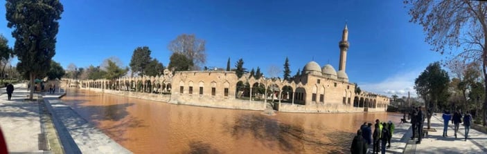 Şanlıurfa'da Balıklıgöl’ün suyu, deprem sonrası çamur rengine döndü