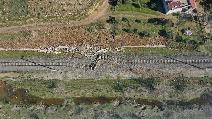 Kahramanmaraş'ta deprem sonra tren rayları bu hale geldi