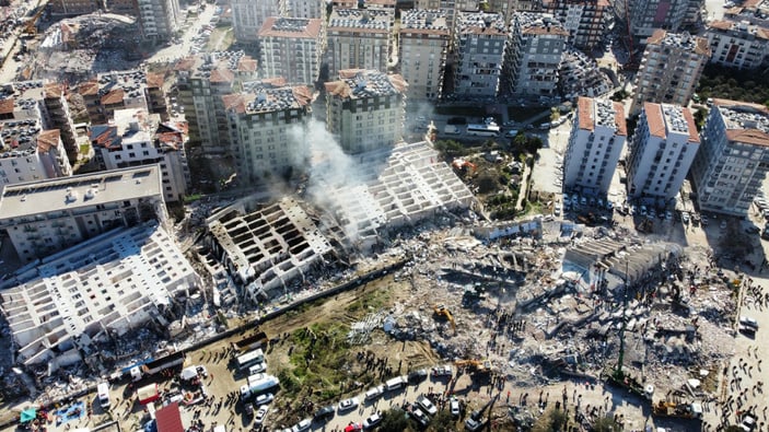 'Cennetten bir kare' diye reklamı yapılan 250 daireli rezidans, depremde yerle bir oldu #2