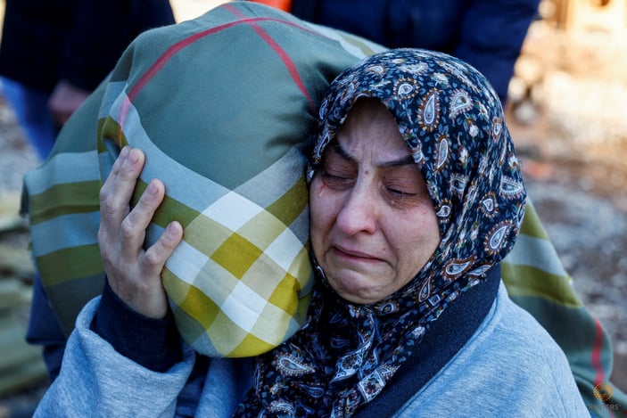 Deprem kayıplarımız toprağa veriliyor