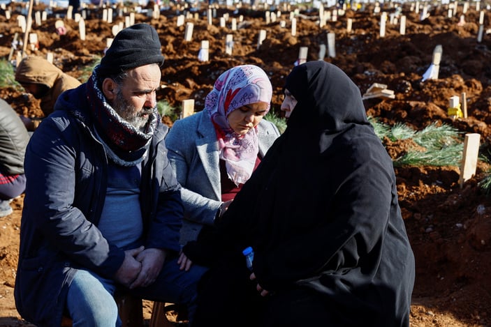 Deprem kayıplarımız toprağa veriliyor