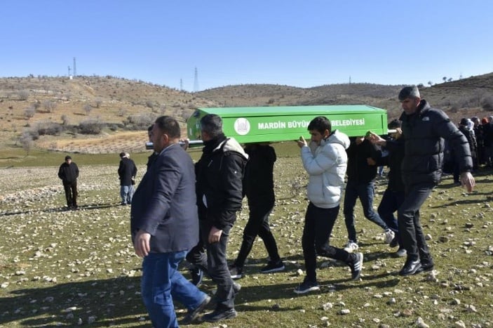 Depremde hayatını kaybeden 3 kişi memleketi Mardin'de toprağa verildi