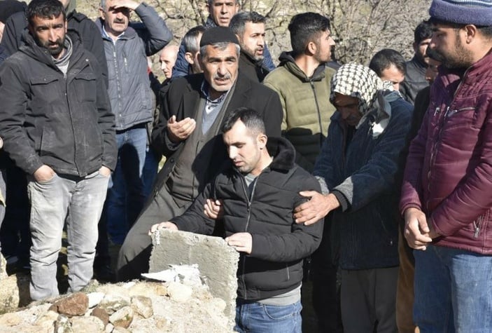 Depremde hayatını kaybeden 3 kişi memleketi Mardin'de toprağa verildi