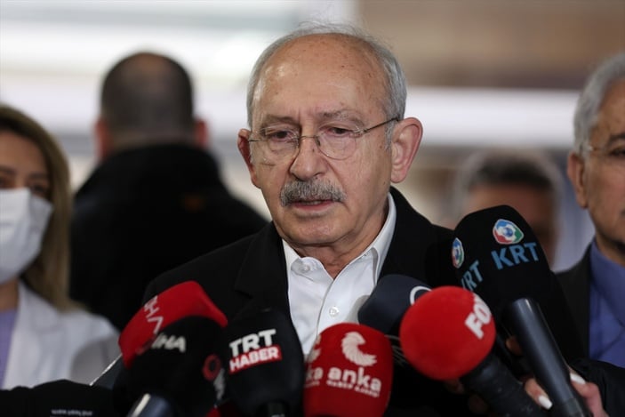 Kemal Kılıçdaroğlu Ankara'da tedavi gören depremzedeleri ziyaret etti