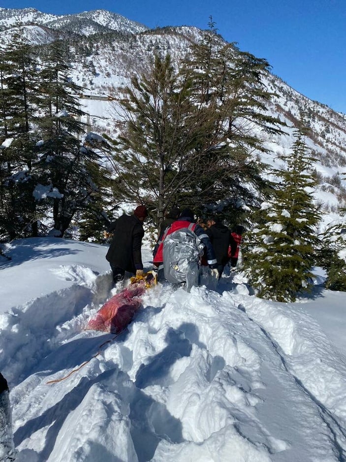 Kahramanmaraş'ta kar altındaki enkazdan sağ çıkarıldı