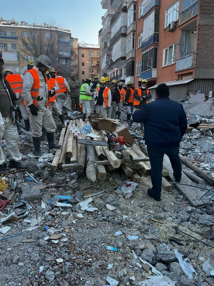 Genel Maden İşçileri Sendikası Başkanı Hakan Yeşil: Madencilerimiz cansiparene mücadele veriyor