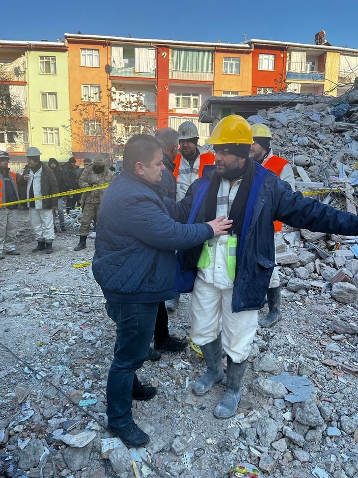 Genel Maden İşçileri Sendikası Başkanı Hakan Yeşil: Madencilerimiz cansiparene mücadele veriyor