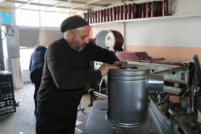 Erzincan'da soba üreticileri, depremzedeler için mesai yapıyor