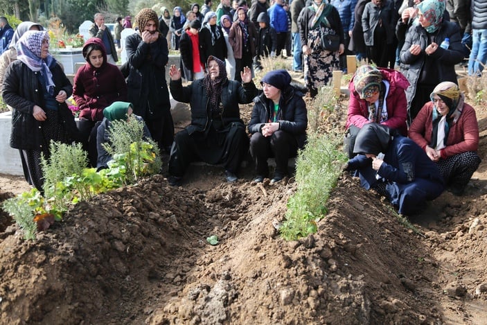 Ankara’da görevli olan polis memuru, Adana’daki ailesini depremde kaybetti