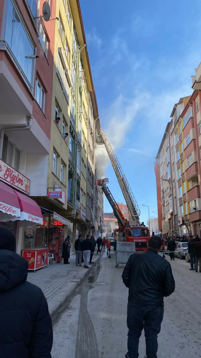 Depremden kurtuldu, geldiği Kütahya'da yangında öldü #8