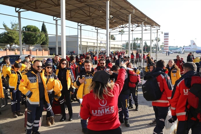 Adana Havalimanı deprem bölgelerine ulaşımın üssü oldu