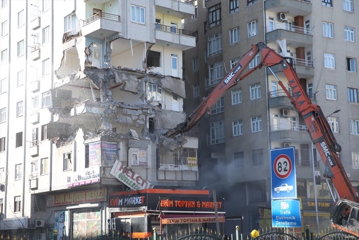 Şanlıurfa'da yıkılan binalara karşı açılan soruşturmada 4 kişi tutuklandı