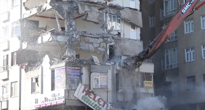 Şanlıurfa'da yıkılan binalara karşı açılan soruşturmada 4 kişi tutuklandı