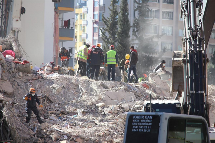 Adana'da depremde yıkılan binalardan sorumlu 5 kişi tutuklandı