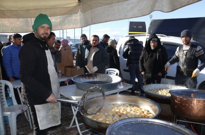 Adıyaman'daki çadır kentte 5 bin depremzedeye hizmet veriliyor