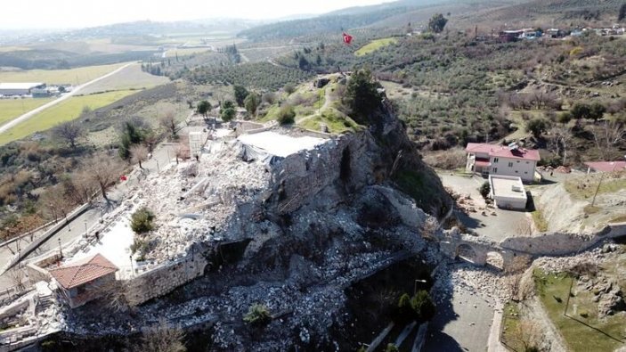 Hatay'da Darb-ı Sak Kalesi ve Bayezid-i Bistami Türbesi yıkıldı