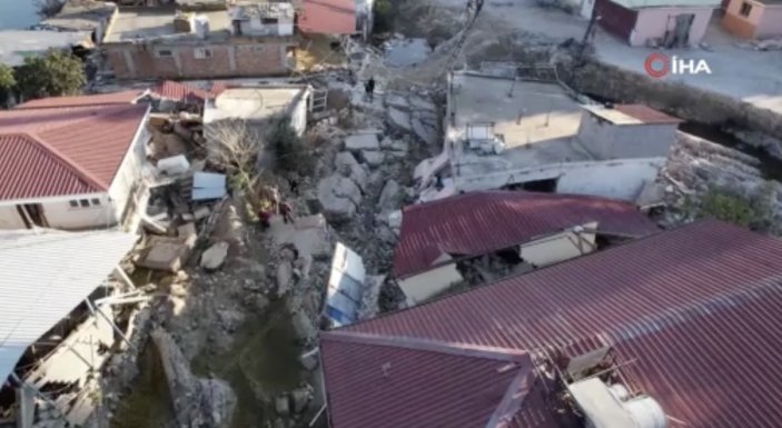 Hatay'da fay hattının geçtiği köy bu hale geldi