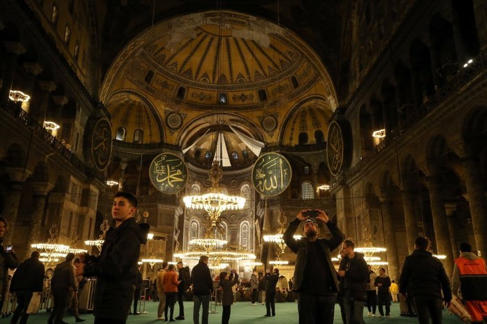 Ayasofya Camii'nde Miraç Kandili idrak edildi