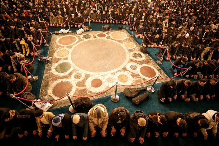 Ayasofya Camii'nde Miraç Kandili idrak edildi