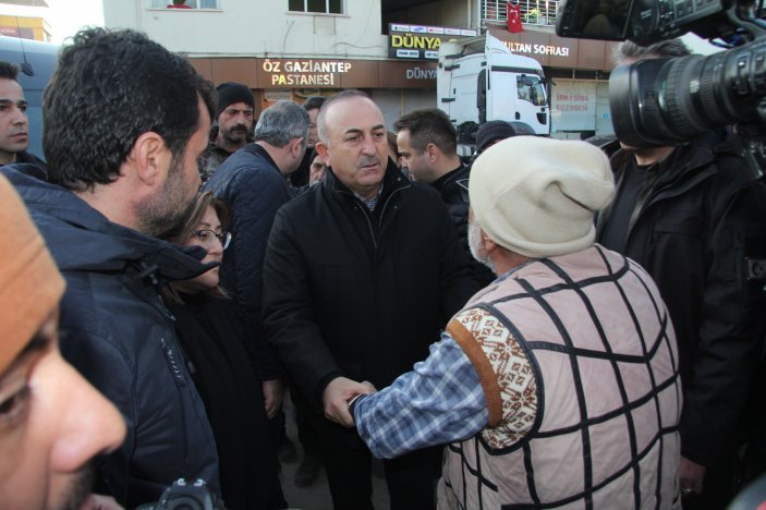 Depremzedelerin Mevlüt Çavuşoğlu'na şaşırtan talep ve şikayetleri