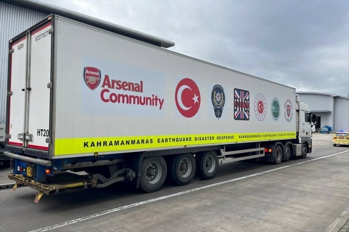 Arsenal, deprem bölgesine yardım gönderiyor