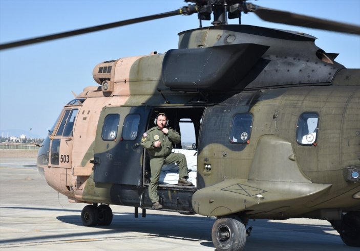 Mehmetçik, İncirlik Üssü'nde yardımların sevkiyatı için gece gündüz görev başında