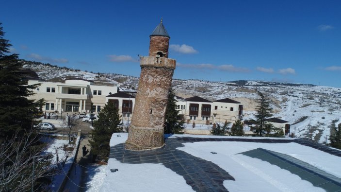 Depremde, Harput Ulu Camii'nin eğri minaresi yıkılmadı #3