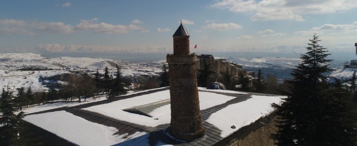 Depremde, Harput Ulu Camii'nin eğri minaresi yıkılmadı #2