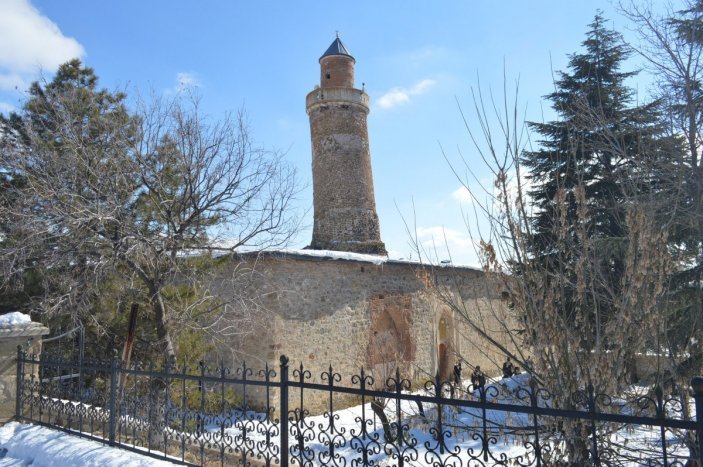 Depremde, Harput Ulu Camii'nin eğri minaresi yıkılmadı #7