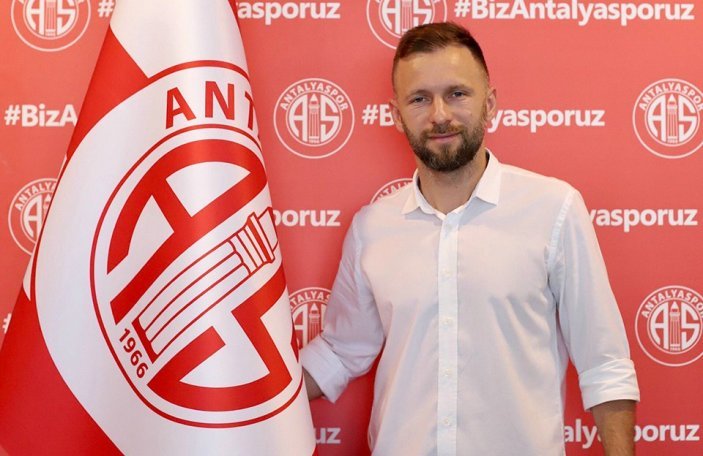 Antalyaspor, Hakan Özmert'in sözleşmesini feshetti