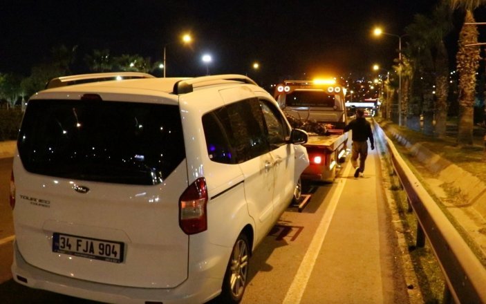 İzmir’de ticari araç ile motosiklet çarpıştı: 1 ölü