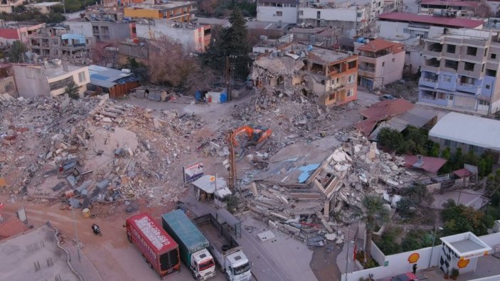 Hatay- Dünyanın aydınlatılan ilk caddesindeki tarihi yapılara bakanlık uyarı tabelaları astı #2