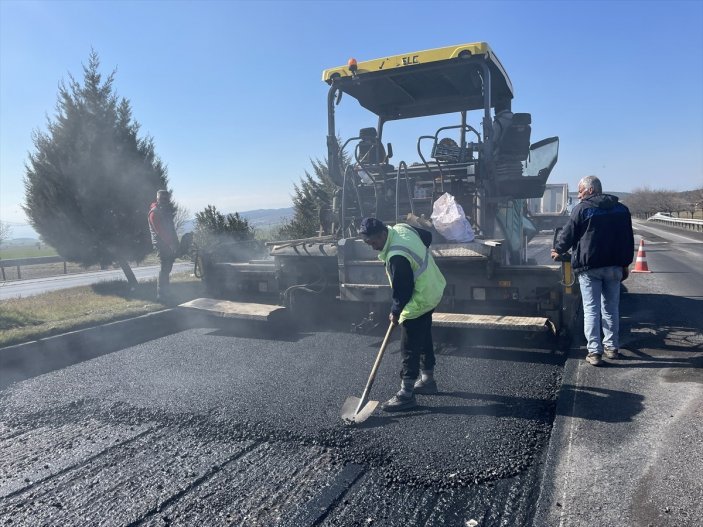 Kahramanmaraş'ta depremde hasar gören kara yolları onarılıyor