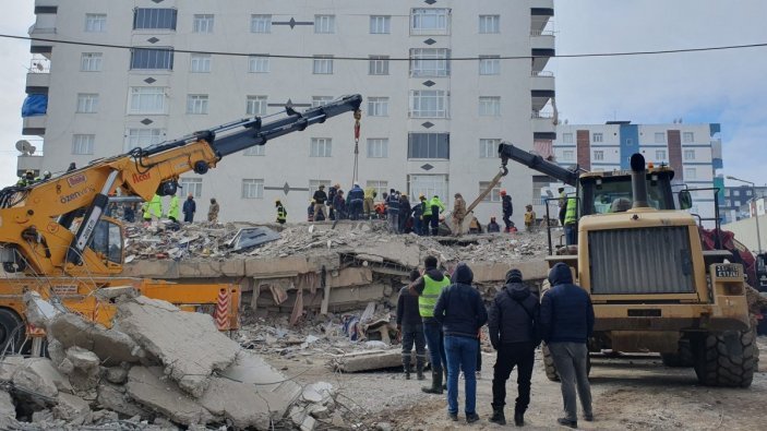 'Diyarbakır’da yıkımın nedeni; kolon kesme, zemin suyu, çıkma balkon' #6