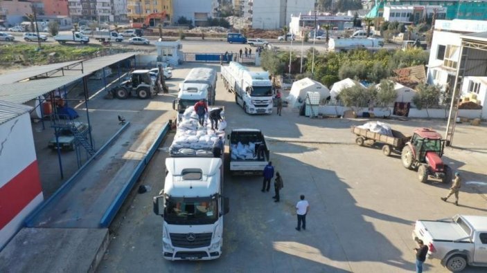 Konya Büyükşehir Belediyesi’nden Hataylı çiftçilere 10 tır yem desteği