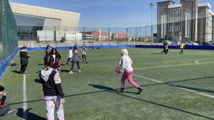 Gaziantepli depremzede enkazdan kendi imkanlarıyla çıkıp, 3 çocuğunu kurtardı