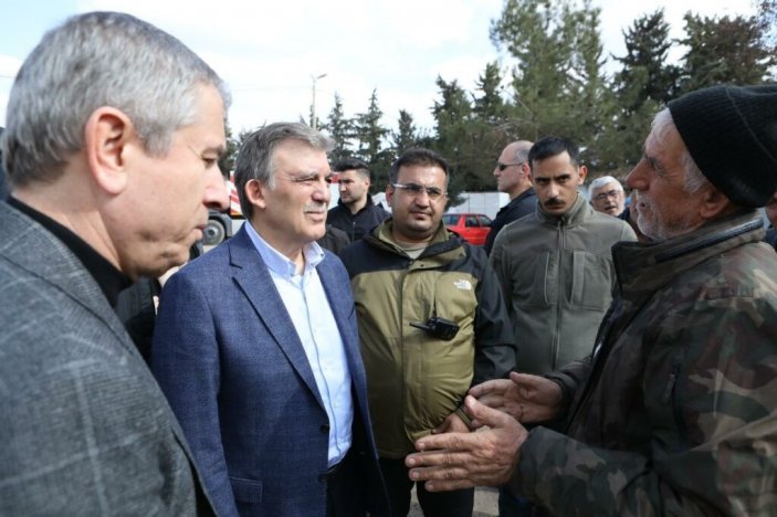 Abdullah Gül deprem bölgesinde: Yaralarımızı hep birlikte saracağız