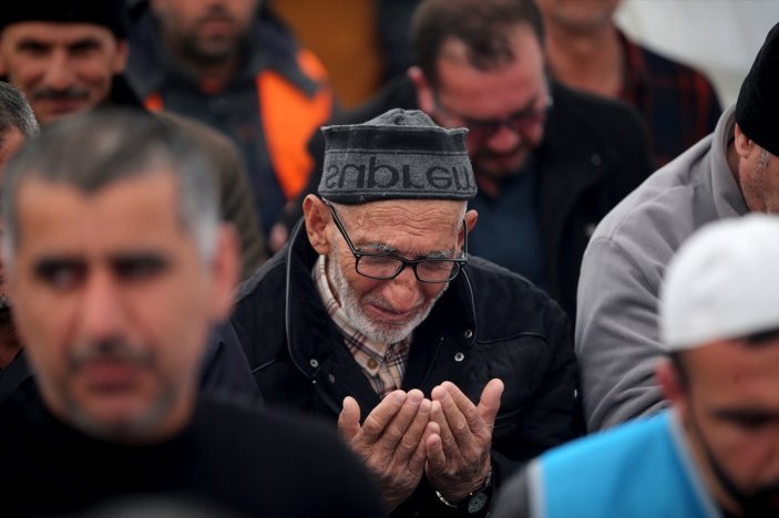 Asrın felaketinde 19'uncu gün! Depremin vurduğu kentlerde cuma namazı kılındı