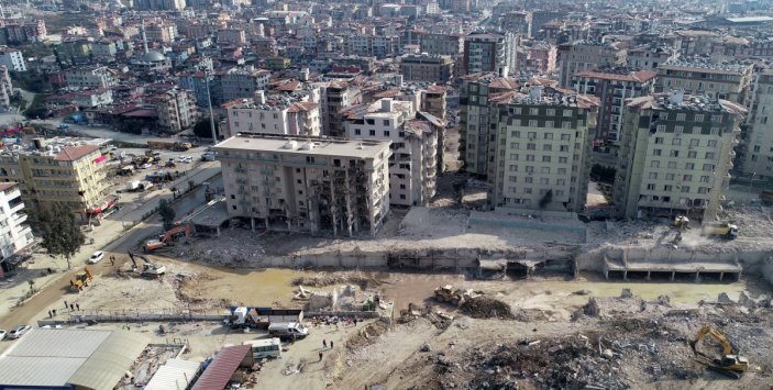 Yüzlerce kişinin can verdiği Rönesans Rezidans'ın enkazı kaldırıldı #5