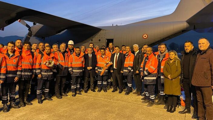 Görevleri biten madenciler Zonguldak'a döndü