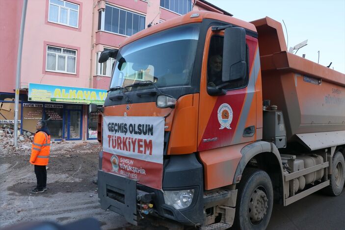 Elbistan'da yıkılan 342 binanın 185'inin enkazı kaldırıldı