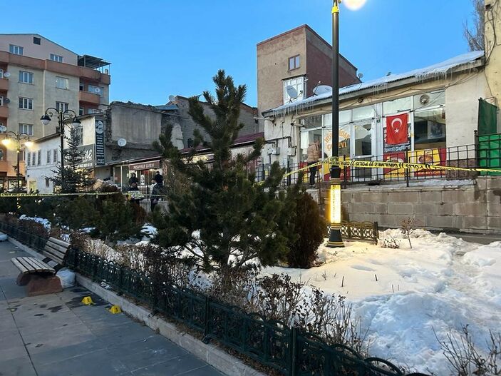 Erzurum'da çayevine pompalı tüfekli saldırı