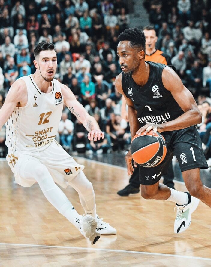 Anadolu Efes, ASVEL'i mağlup etti