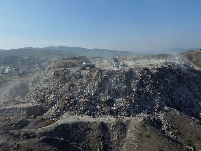 1999 depreminin 10 katı: Deprem bölgesindeki enkaz için destek geliyor